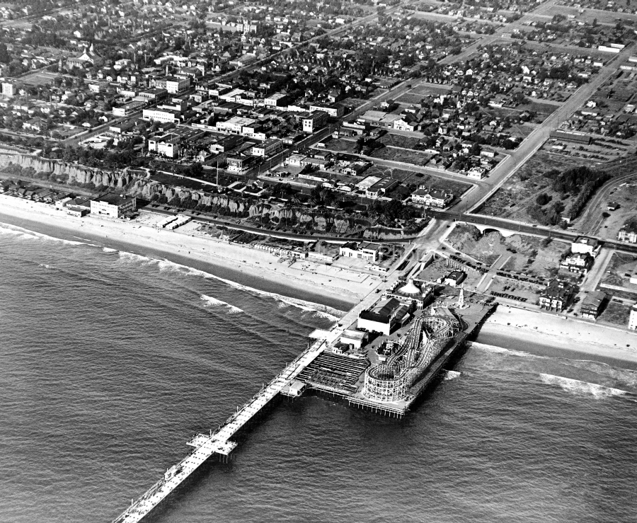 Santa Monica 1919 WM.jpg